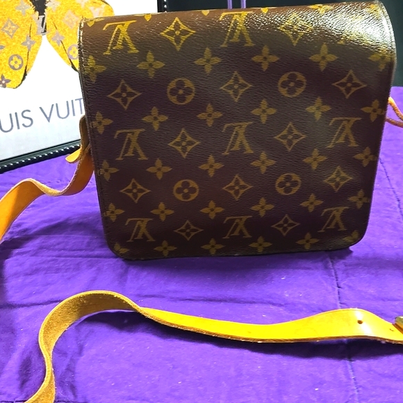 Authentic Louis Vuitton Cartouchier MM - Picture 2 of 11